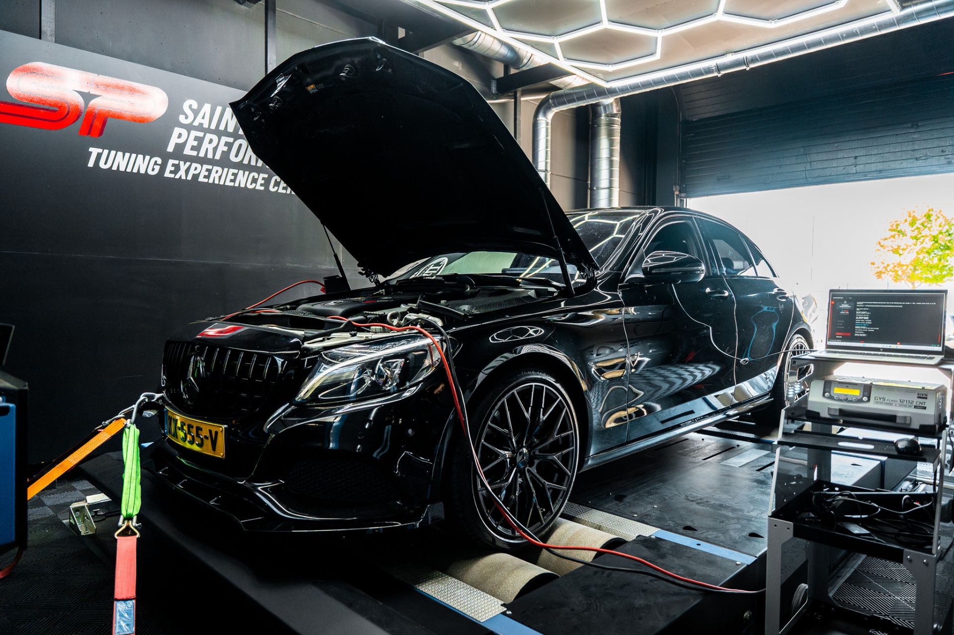 Mercedes-AMG C63 on the dyno